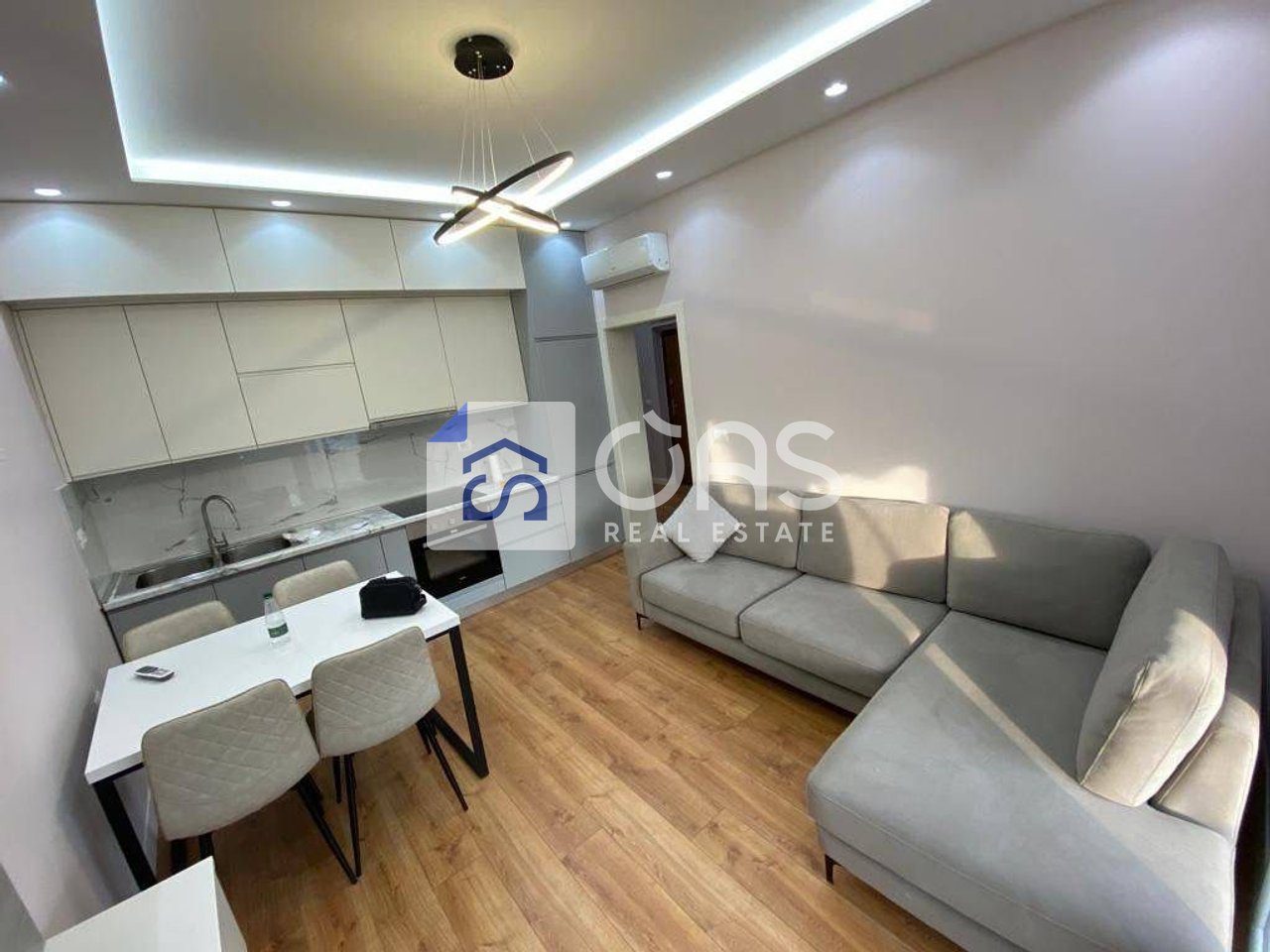 Apartament 2+1 Me Qira në Myslym Shyri, Tiranë - 680€ | 70 m²