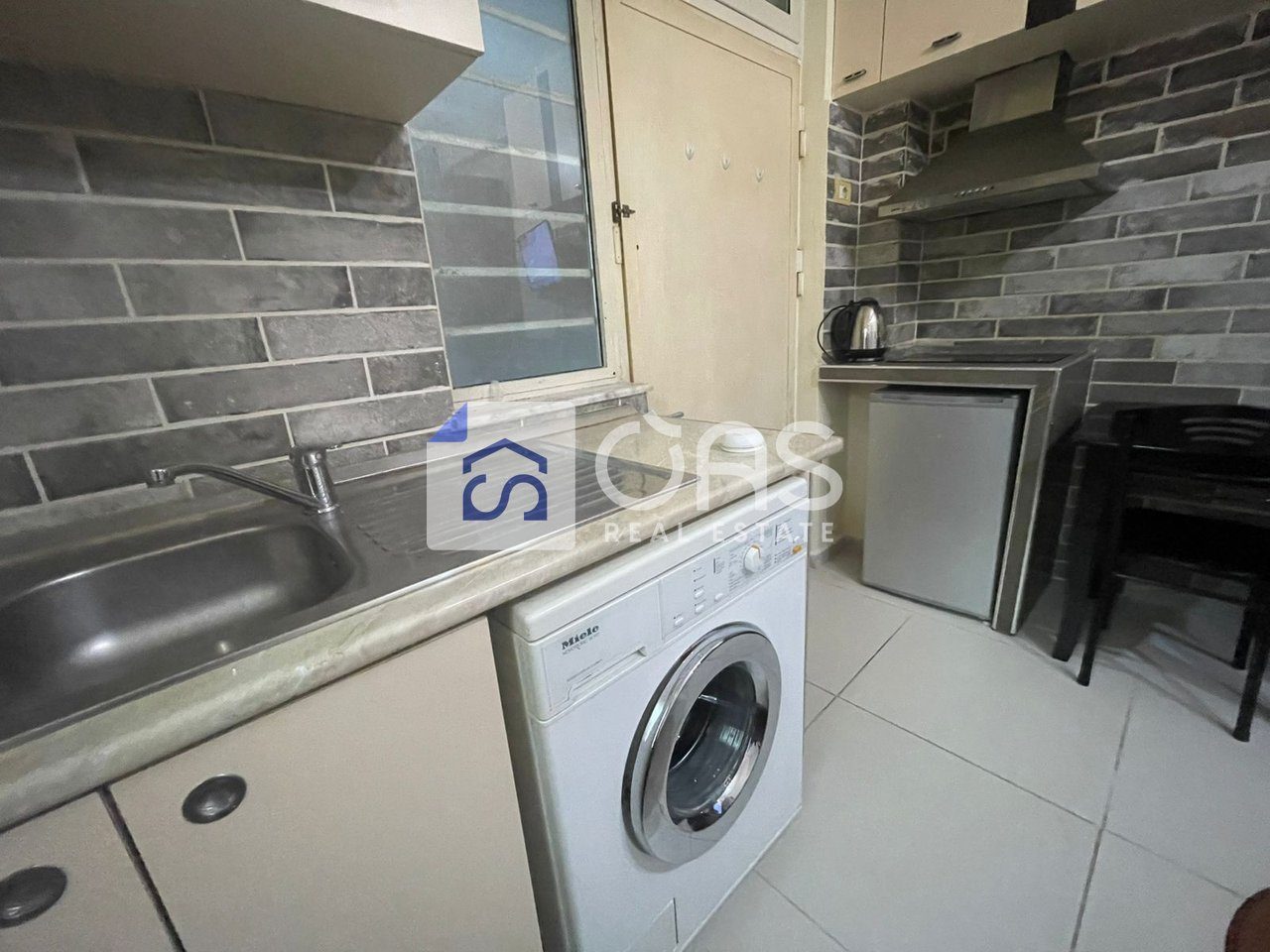 Gasonjere Me Qira në Rruga Siri Kodra, Tirana - 330€ | 3