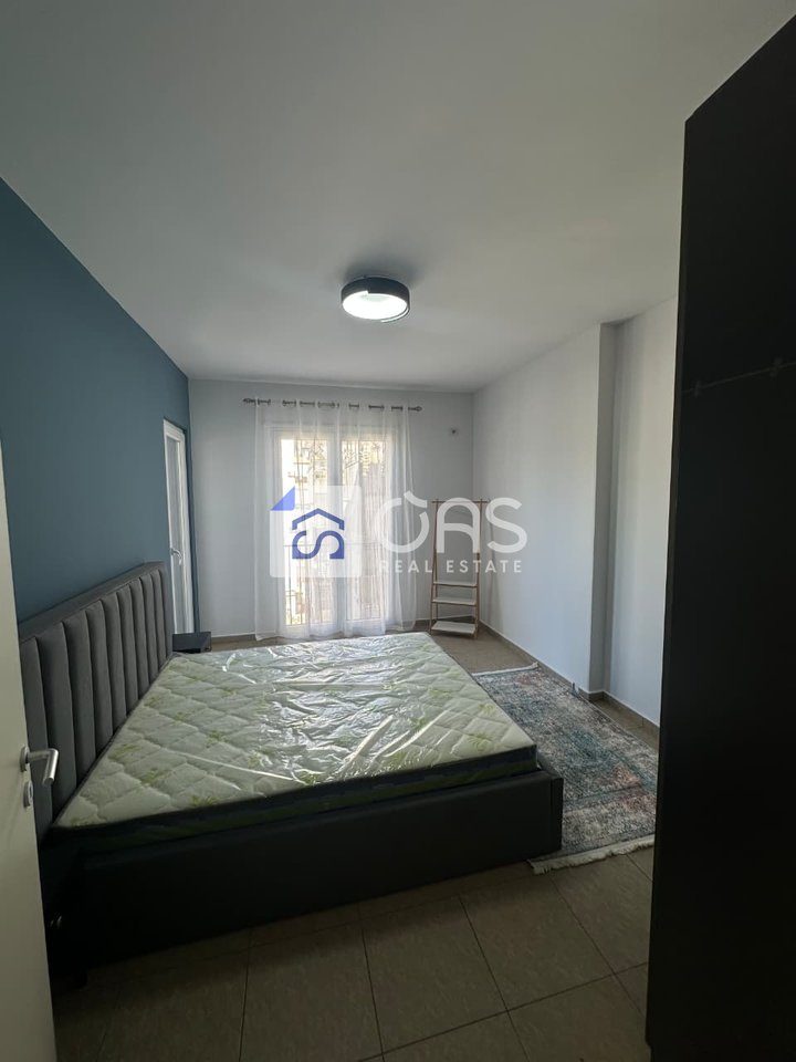 Jepet apartament me qera 1+1 Bulevardi Zogu i Par 4