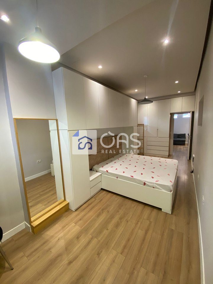 Jepet me qera apartament tek Liqeni i Thate 4