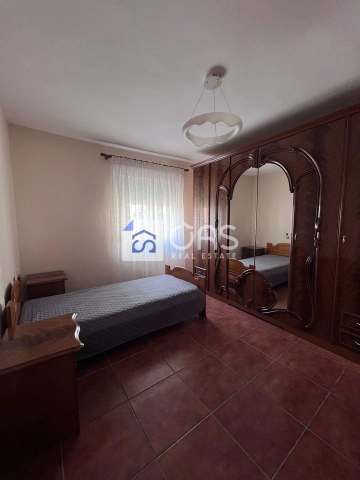 jepet me qera apartament 2+1 tek Rruga e Elbasanit 4