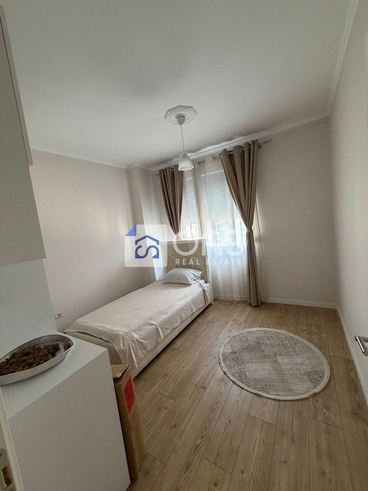 Jepet apartament me qera 2+1+ garderobe ne Fresk 4