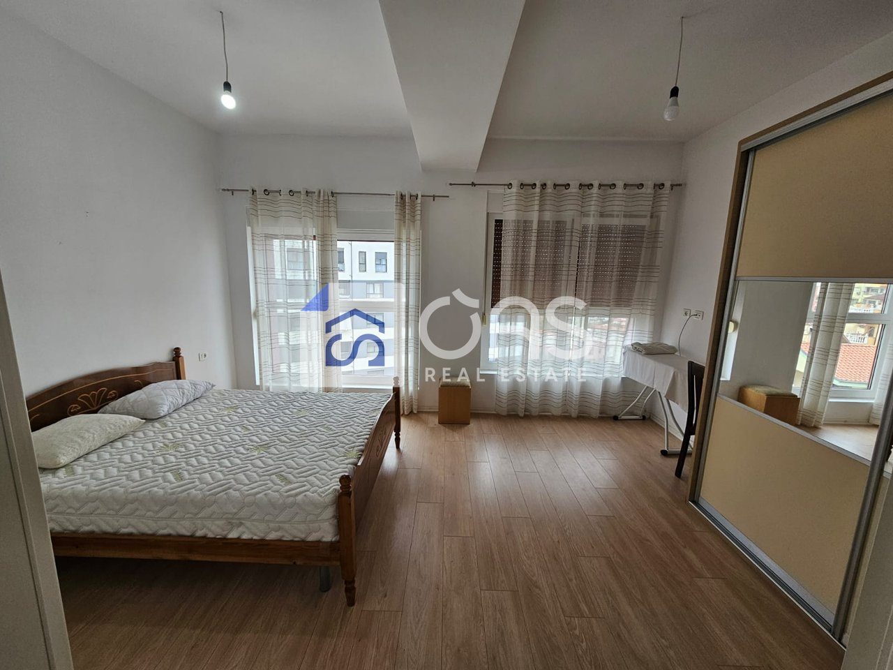 Jepet apartament me qera 2+1+ parkim tek Ali Demi 3