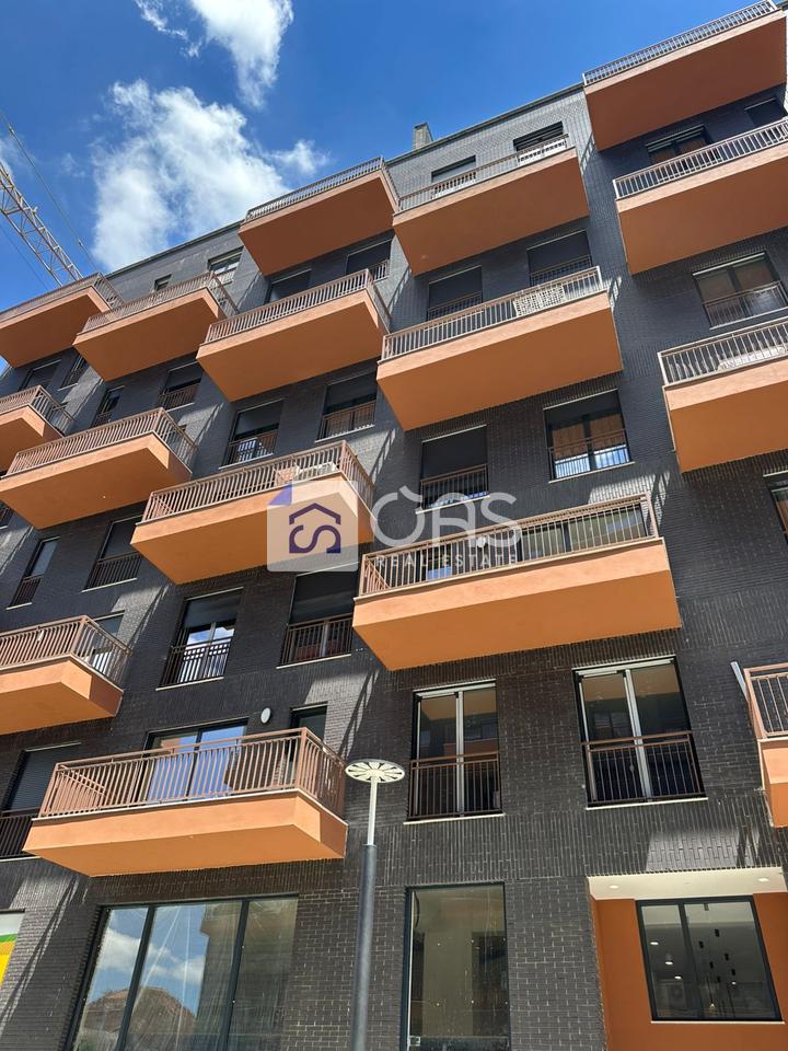 Shitet apartament 2+1+2 Fusha aviacionit (2 poste parkimi) 2