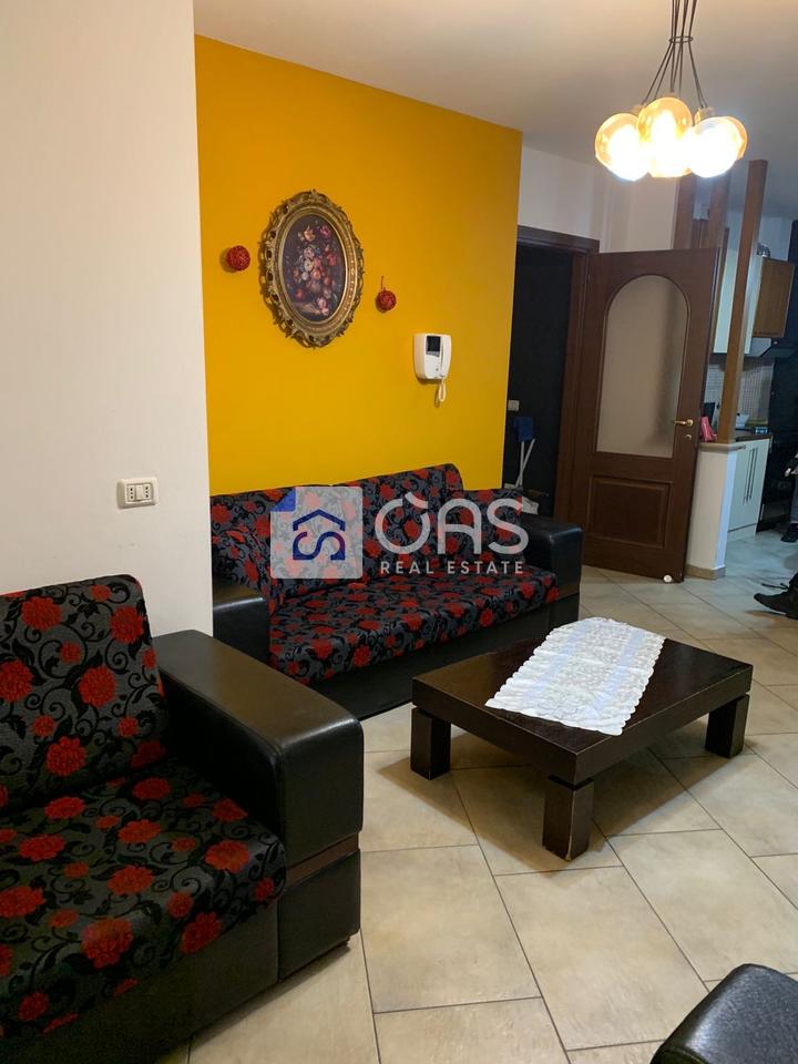 Jepet me qera apartament 2+1 tek Ministria e Drejtesis.