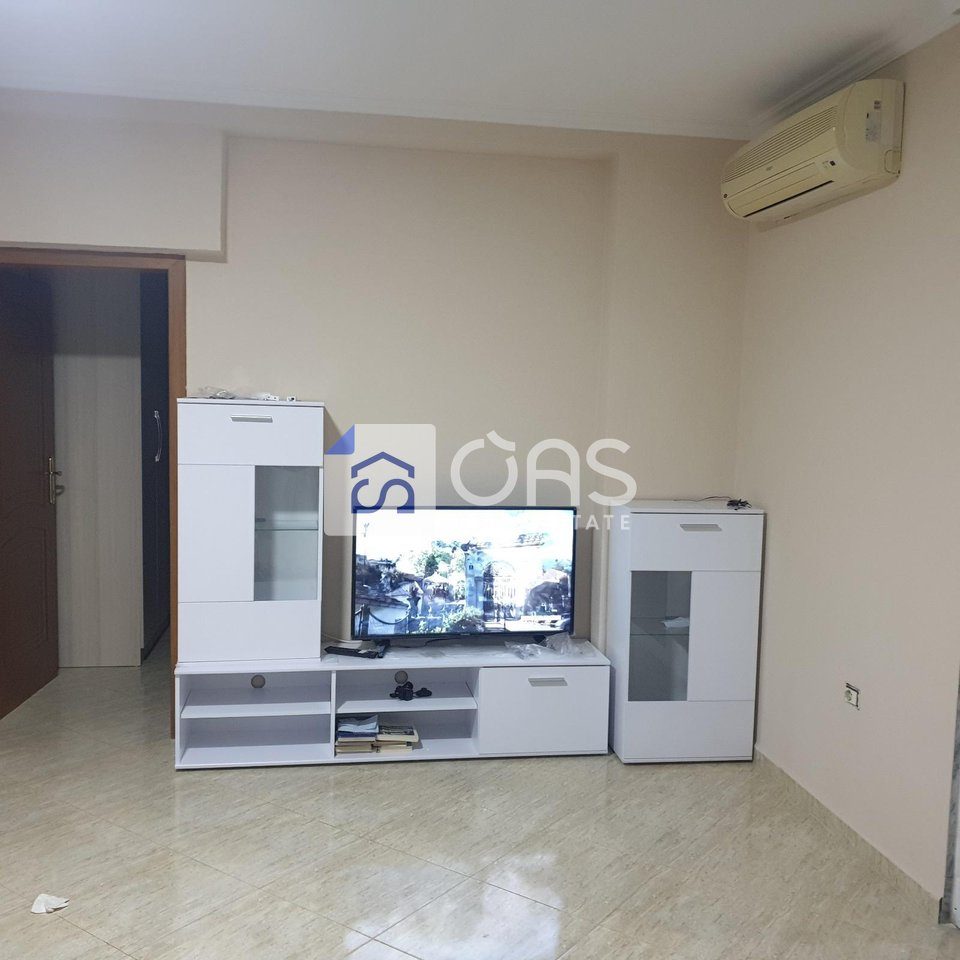 Jepet apartament me qera 1+1 Rruga Bradhyl