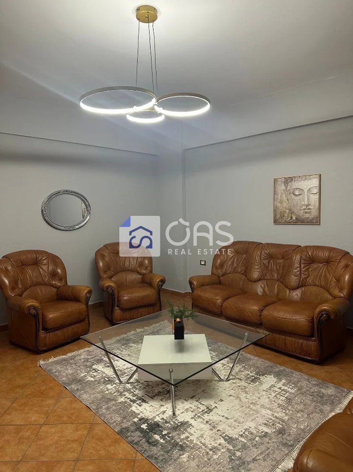 Jepet apartament me qera 2+1 Myslym Shyri 3