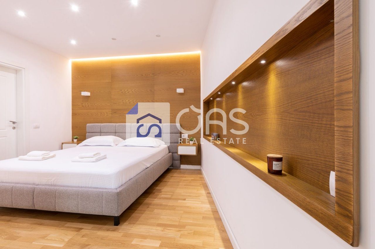 Shitet Apartament 2+1 tek Zogu Zi. 3
