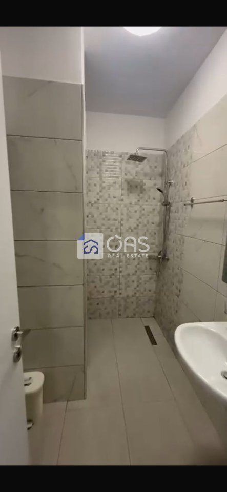 jepet me qira Apartament 1+1 yzberisht 4