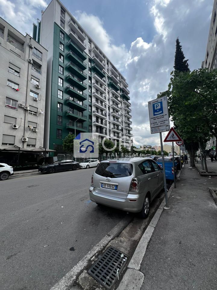 Ambjent me qera ne Komune Parisi , Bega 07