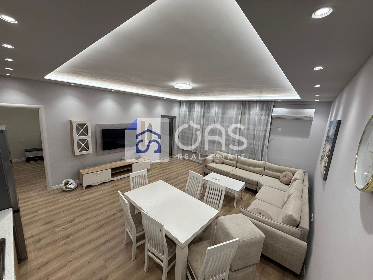 Jepet apartament me qera 1+1 ne Astir