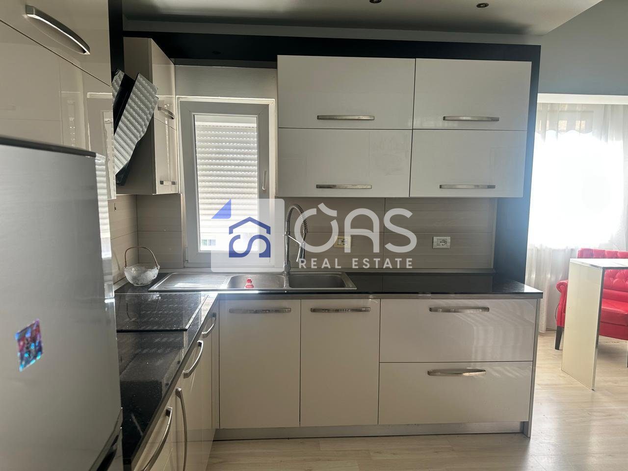 Jepet me qera apartament 1+1 tek Petro Nini 3