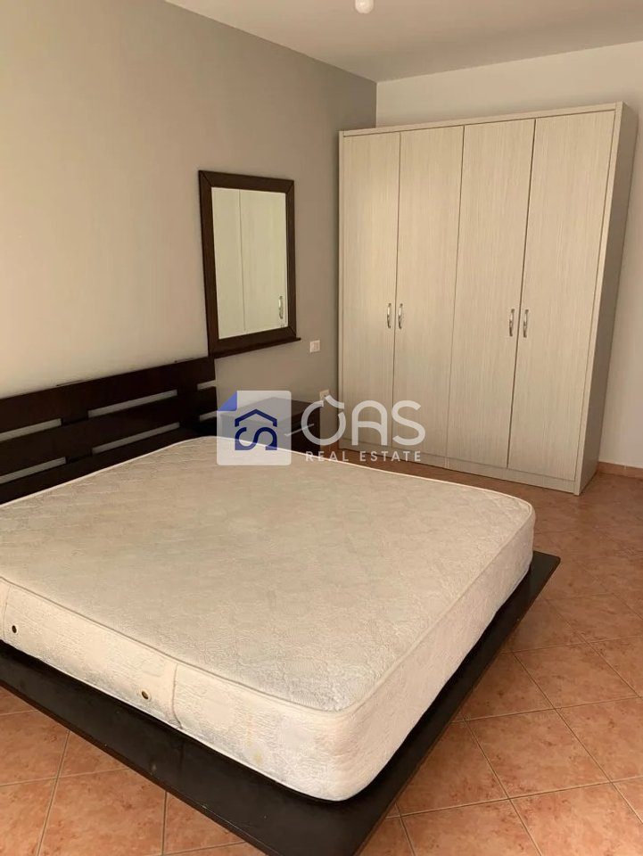 Jepet me qera apartament 2+1 tek Komuna e Parisit 3