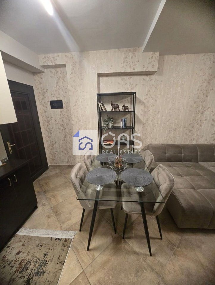 Jepet me qera apartament 1+1 Rruga Barrikadave