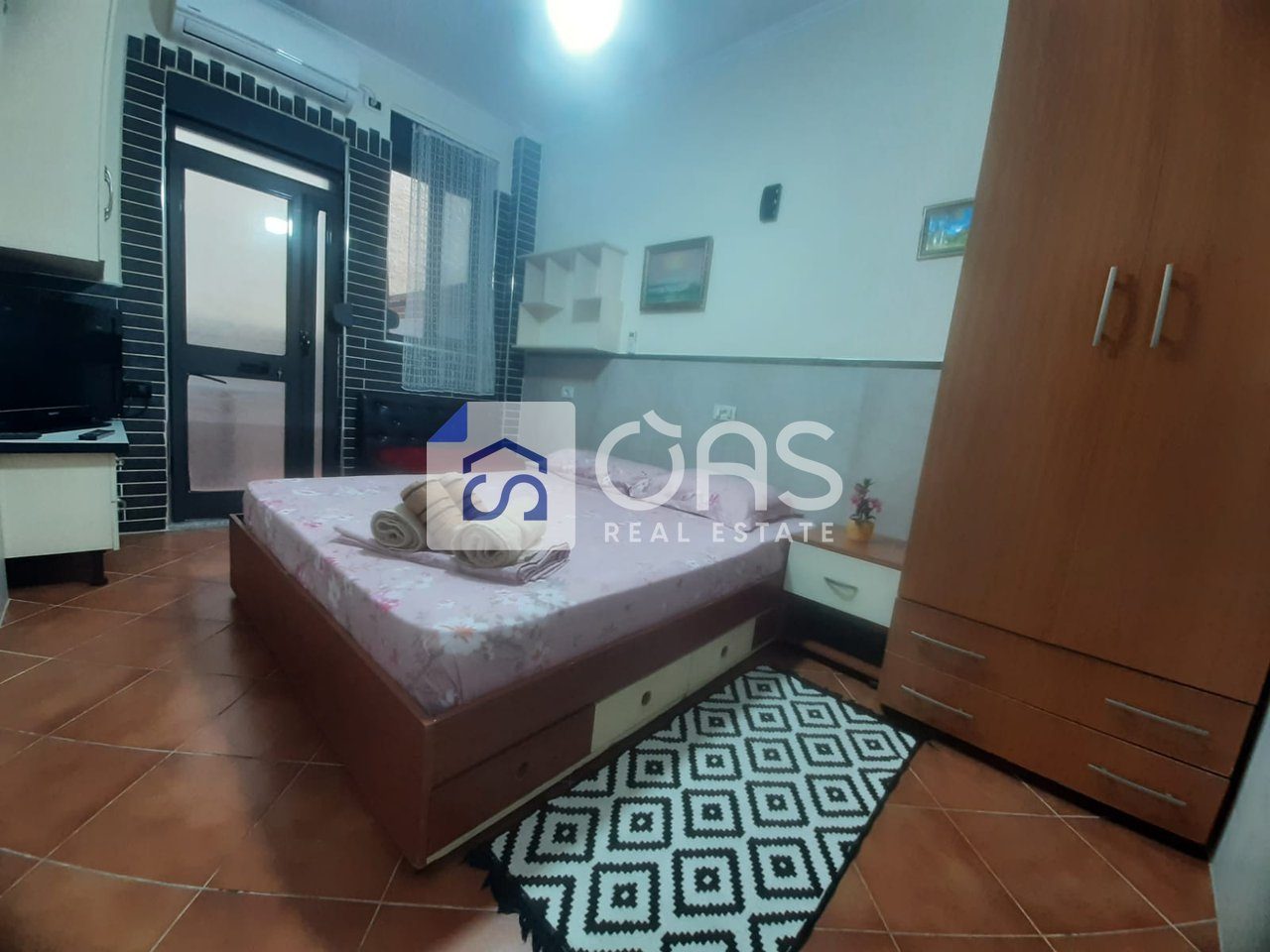 Jepet me qera apartament 1+1 tek Bulevardi i Ri 3