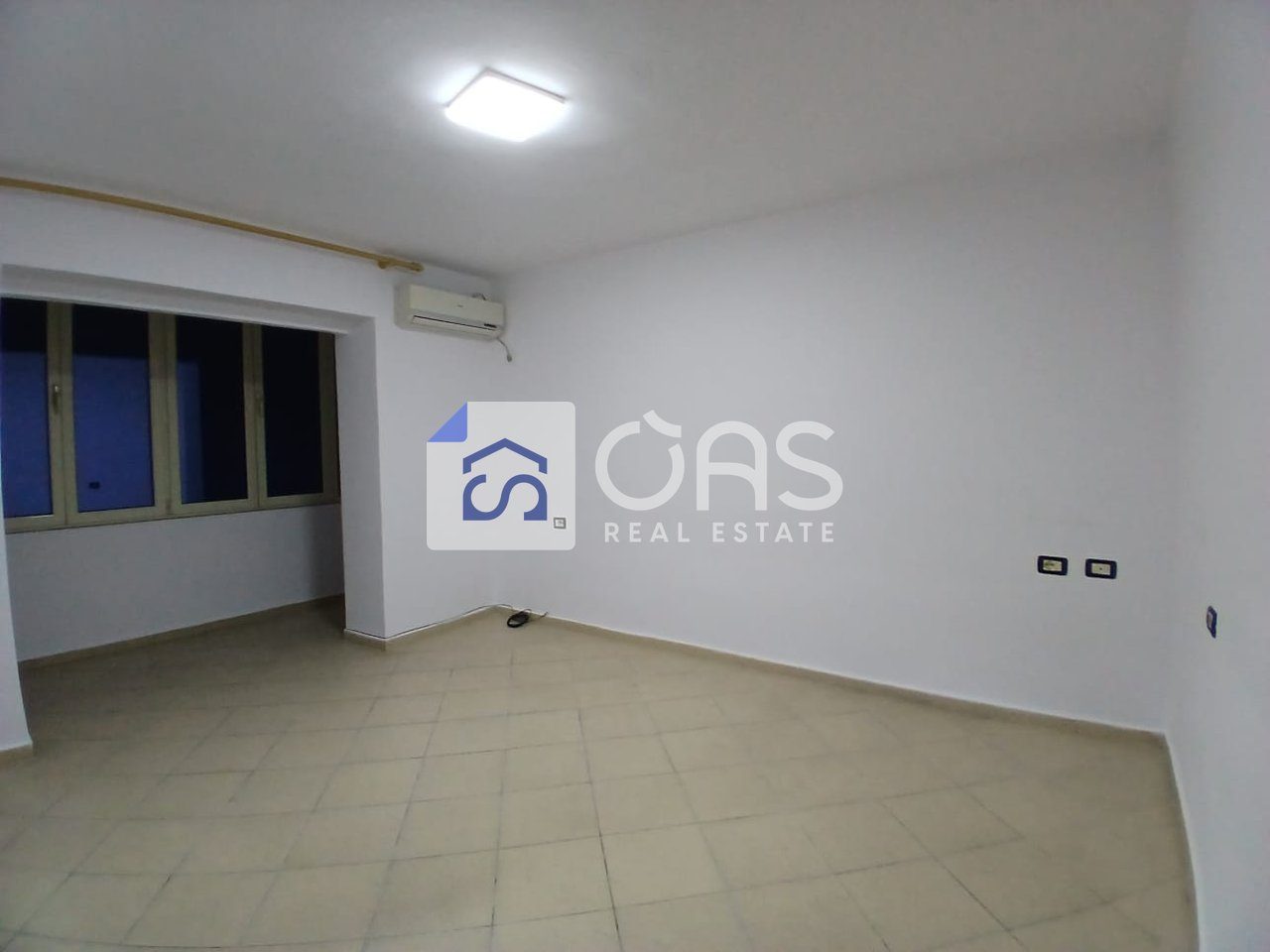 Jepet apartament me qera 1+1 tek Ministria Arsimit