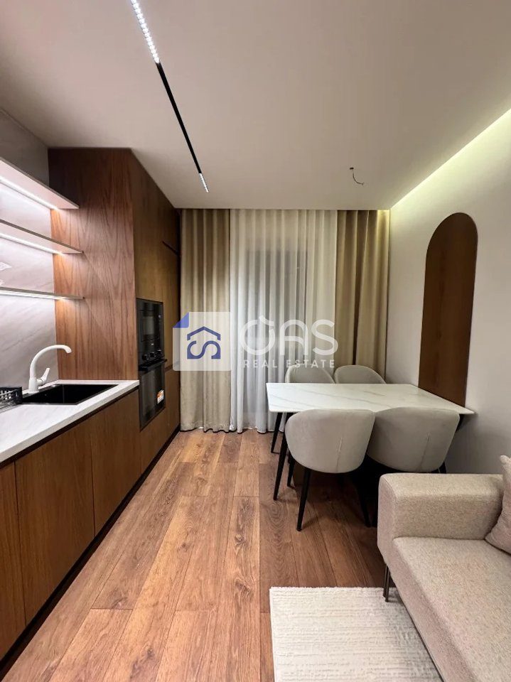 Jepet me qira Apartament 2+1+Parkim Ne Porcelan