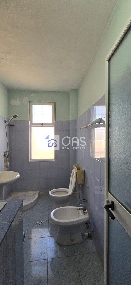 Shitet apartament 1+1+ Depo tek 21 Dhjetori. 4