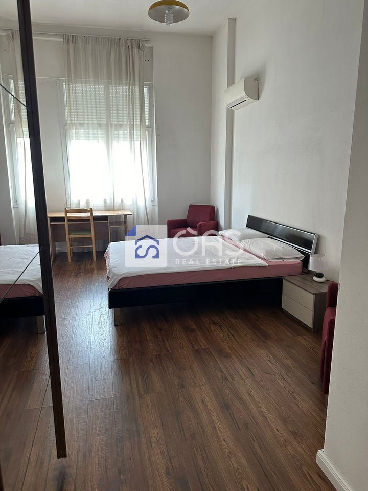 Jepet me qera apartament 2+1 tek Zogu Zi 3
