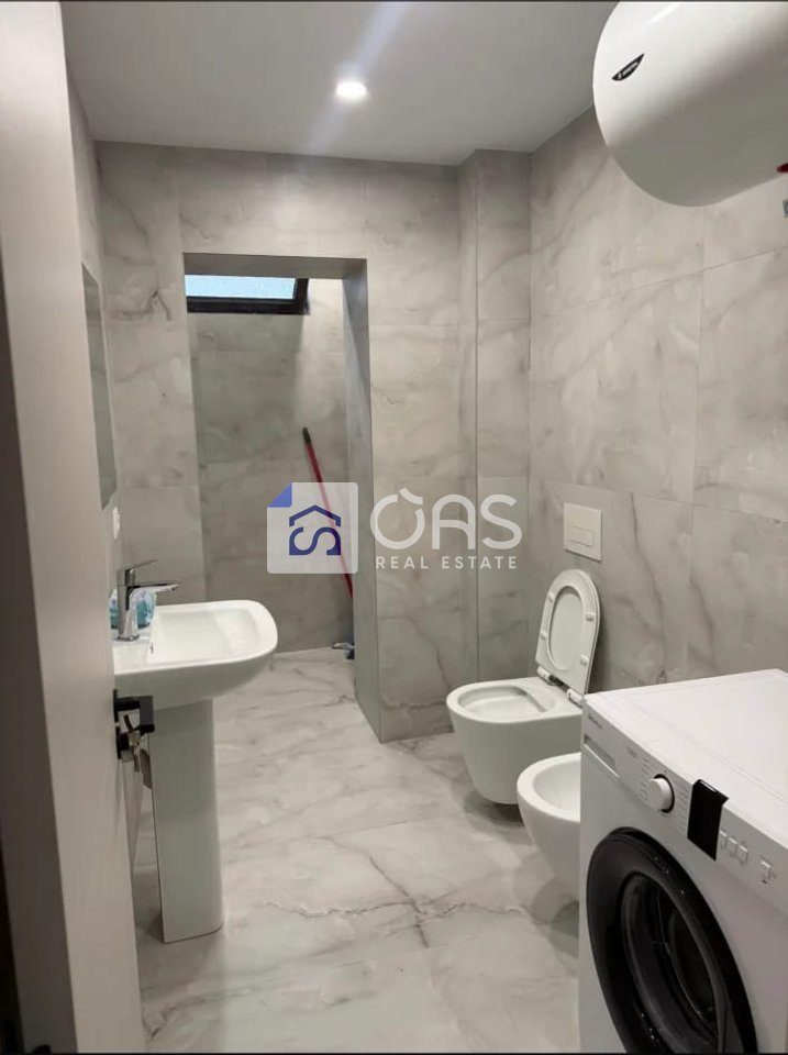 Jepet apartament me qera 2+1 Ne Bllok 3