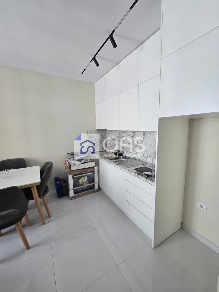 Jepet me qera apartament 1+1 tek Univers City. 3
