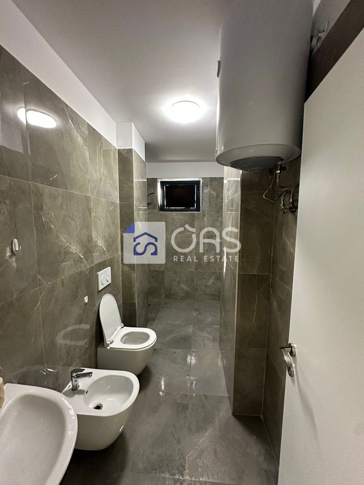 Jepet apartament 2+1+post parkimi me qera ne Astir 4