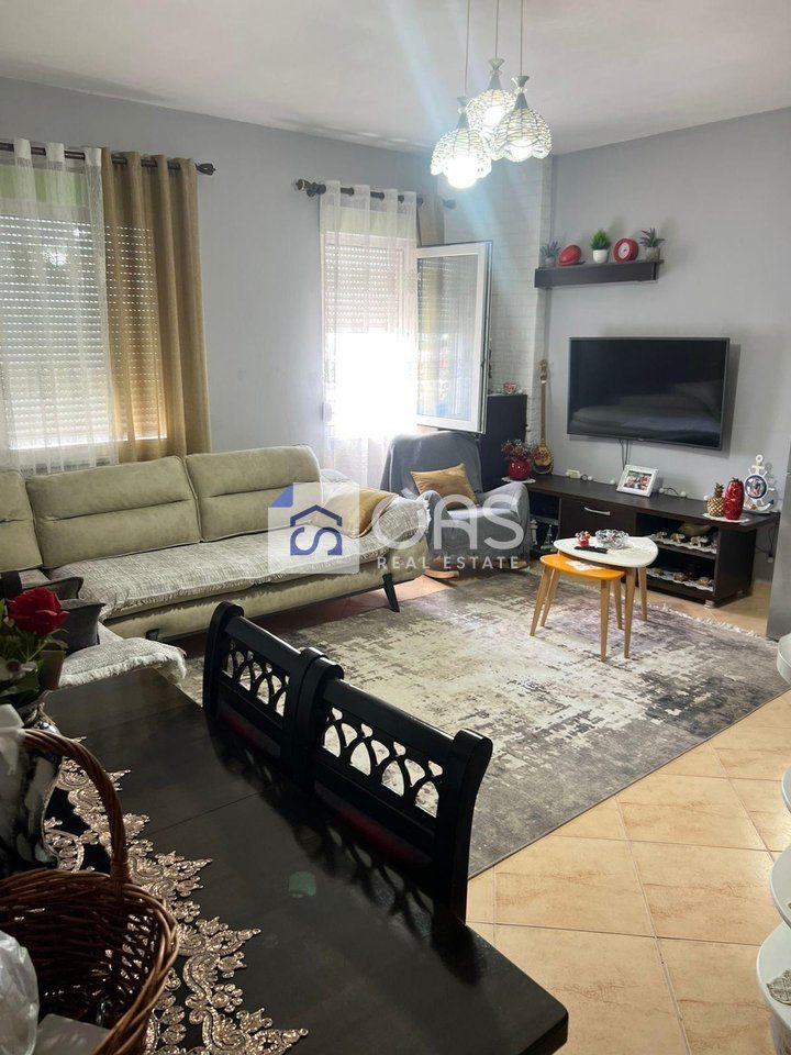 jepet me qira apartamenti 2+1 me parkim casa italia 2