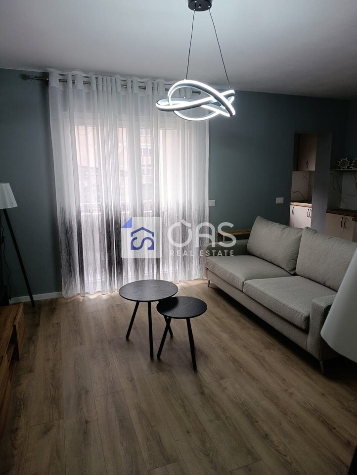 Jepet apartament me qera 2+1 tek Ali Dem