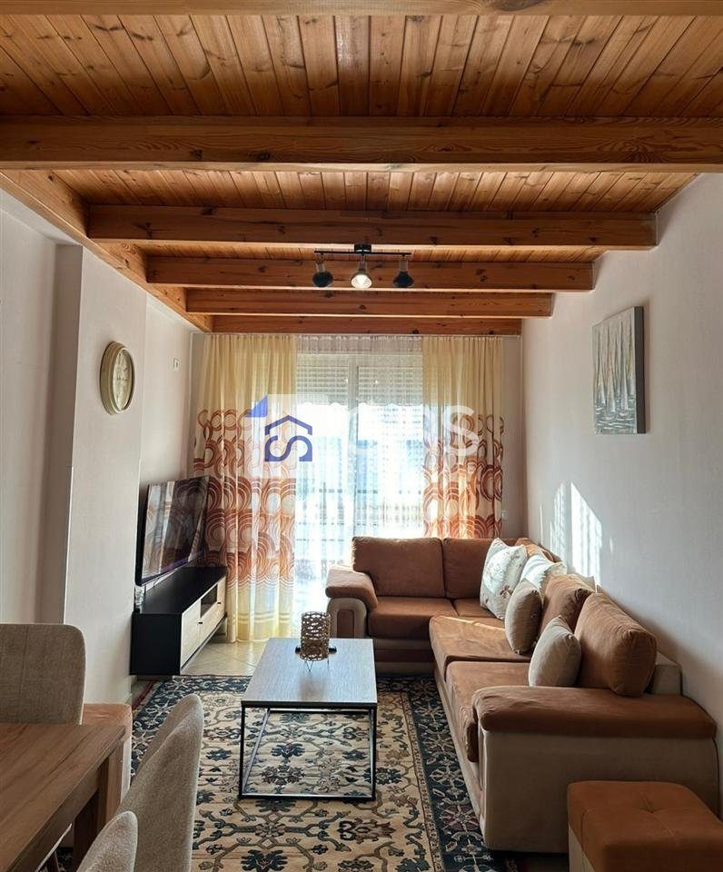 Jepet me Qera Apartament Duplex 1+2+2 Ne Fresk 3