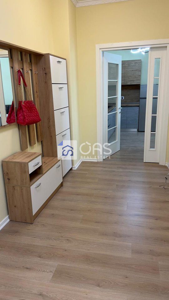 Jepet me qera apartament 2+1 ne Yzberisht te Grand Gallery 550 euro/muaj 4
