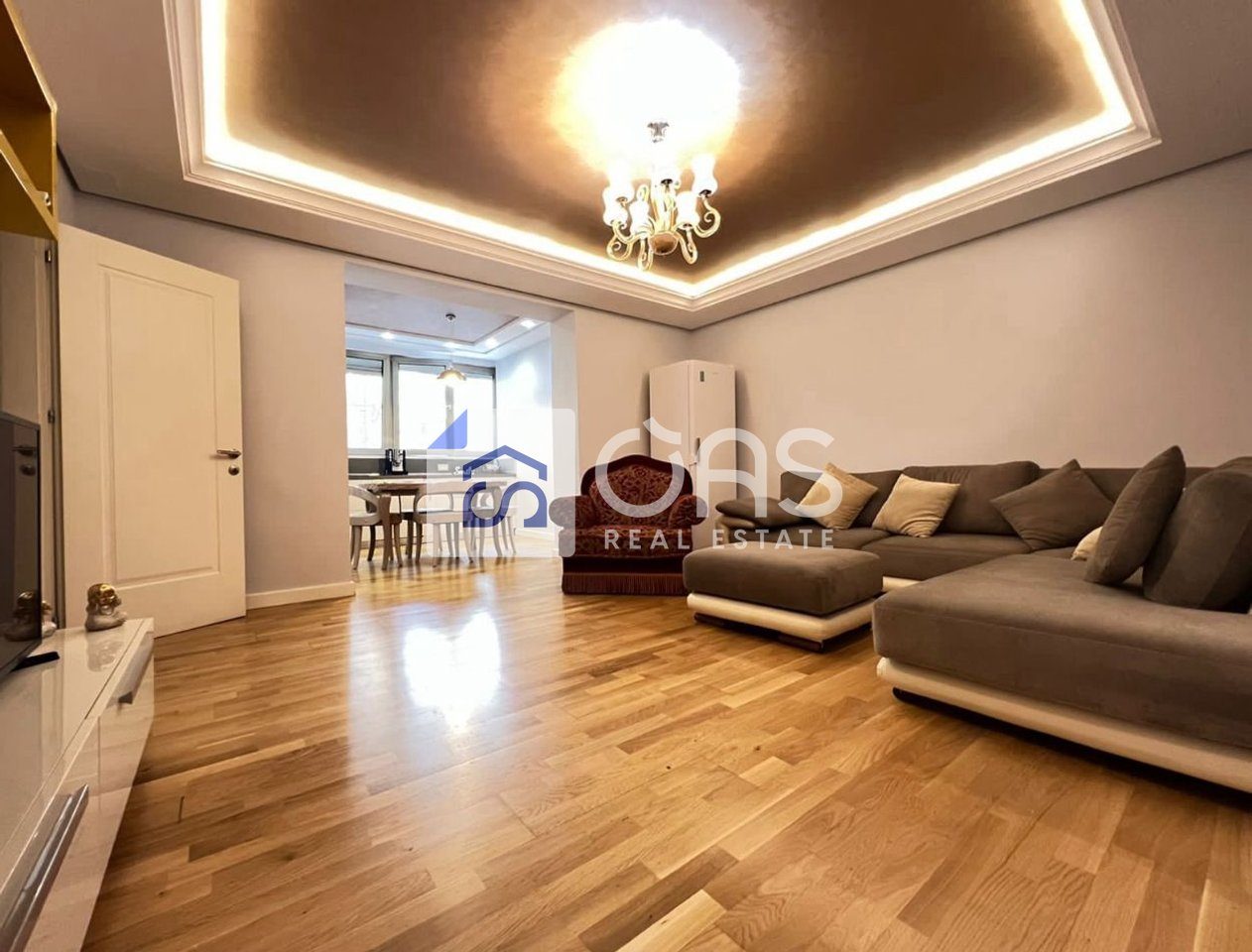 Jepet apartament me qera 2+1 ne Qender