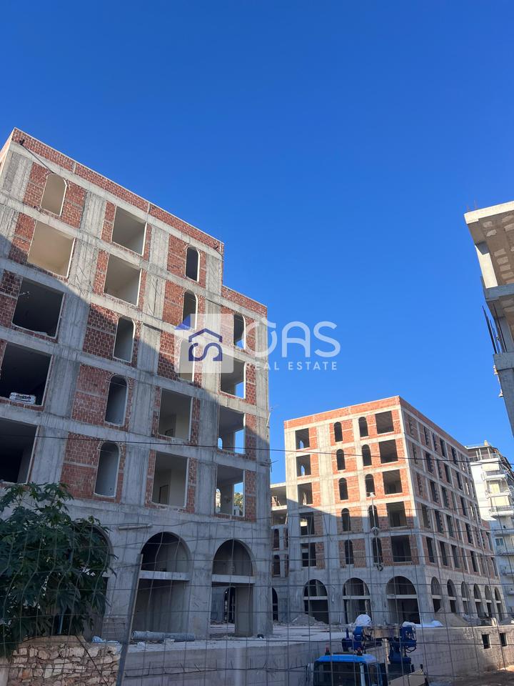 Shitet apartament 2+1 ne Sarande. 4