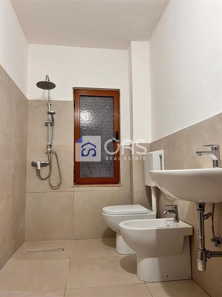 Shitet apartament 1+1 ne Kombinat 4
