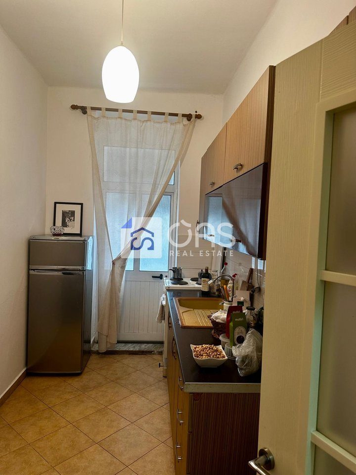 Shitet apartament 1+1 tek Rruga e Durresit 2