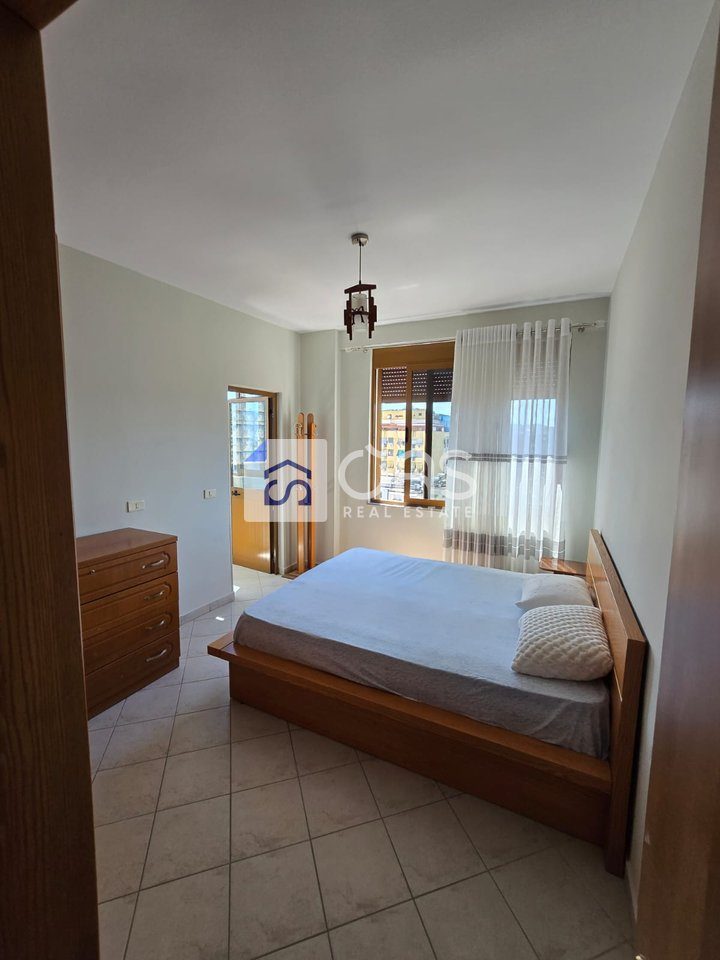 Jepet apartament me qera 2+1 te , Rruga Fortuzi 4