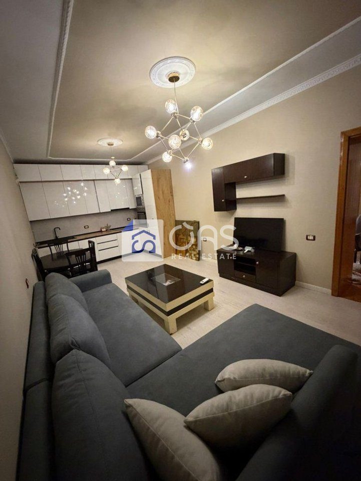 Jepet apartament me qera 2+1 tek Myslym Shyri 3