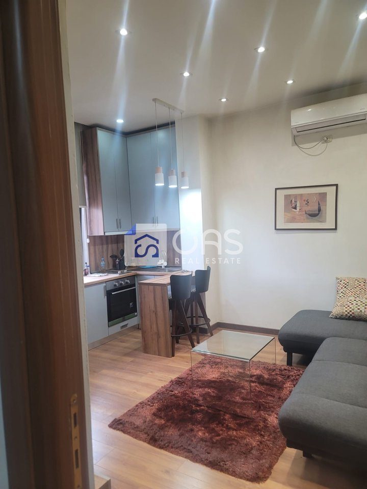 Jepet apartament me qera 1+1 9 Katshete