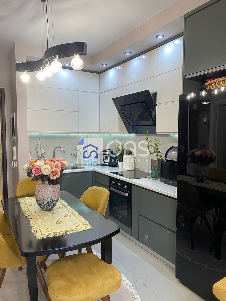 Jepet me qera apartament 1+1 tek Stadiumi Dinamo. 3