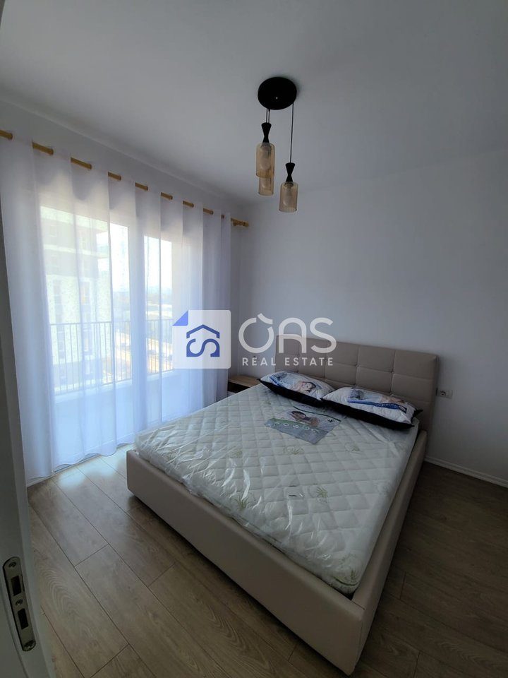 Jepet me qera apartament 1+1+Parkim tek Univers City. 4