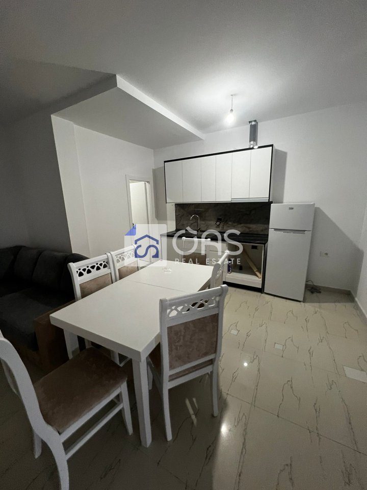 Jepet me qera apartament 2+1 ne Laprak. 2