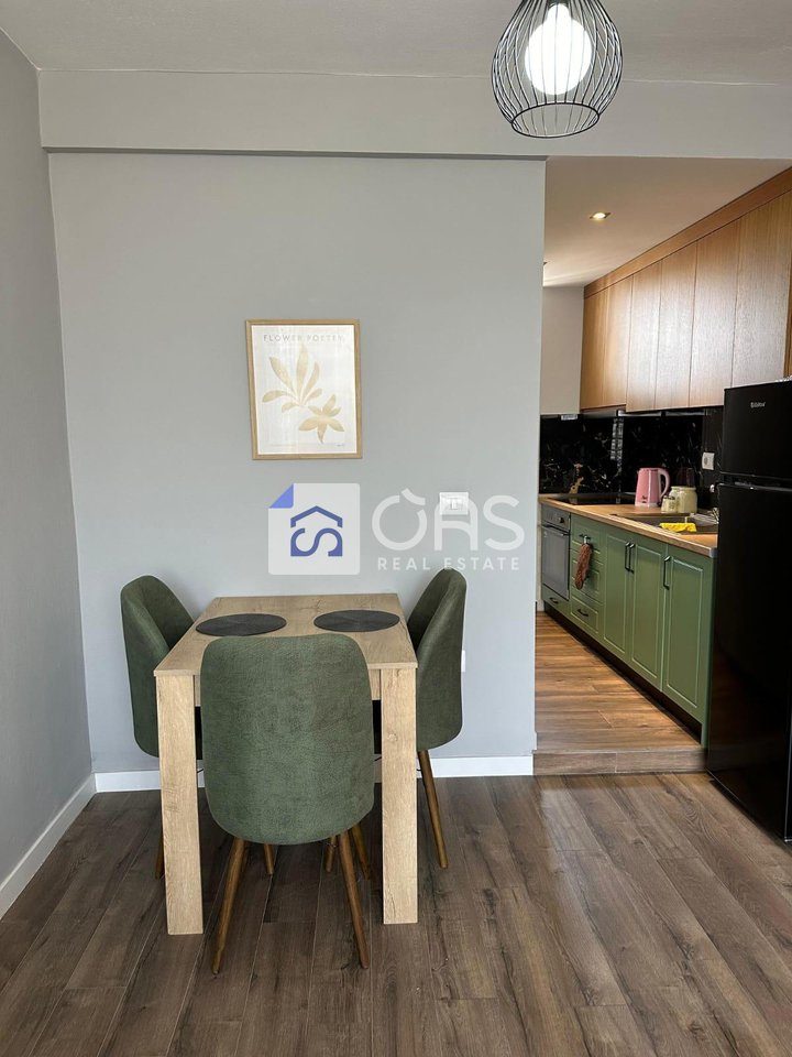 Jepet me qera apartament 1+1 tek Pazari i Ri 2