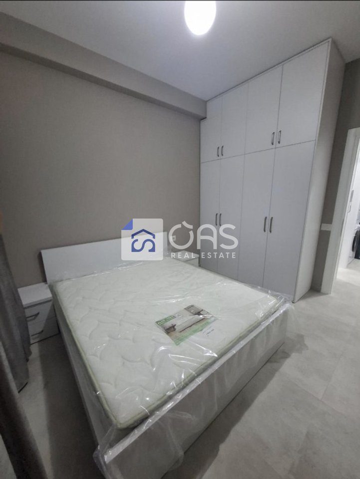 Jepet me qera apartamenti 1+1 Te Pallati me shigjeta