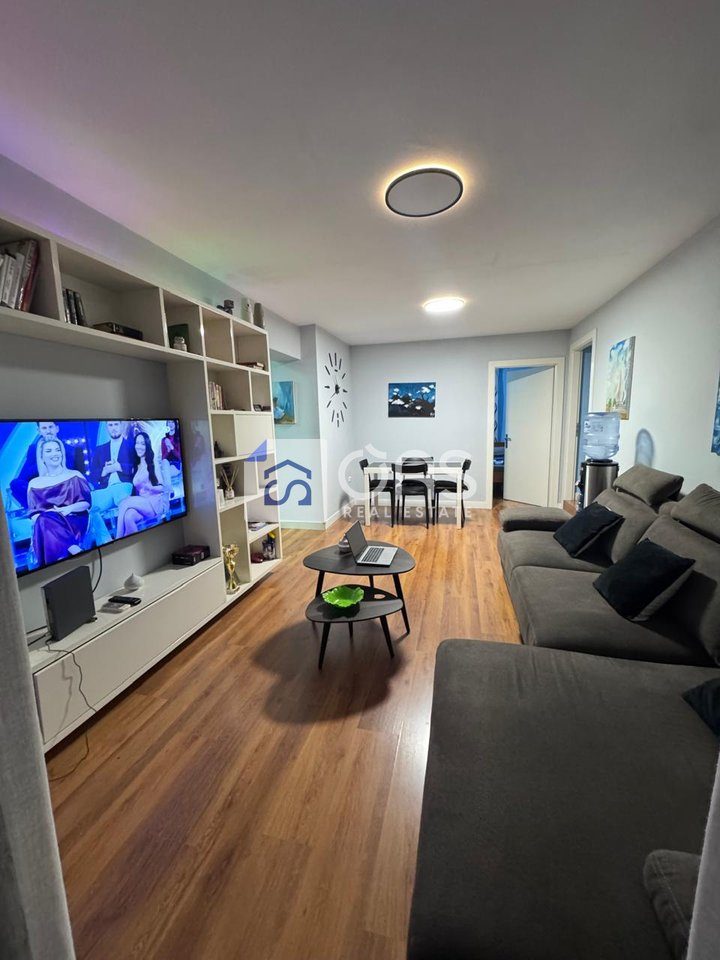Jepet me qera apartament 2+1 ne Bllok. 3