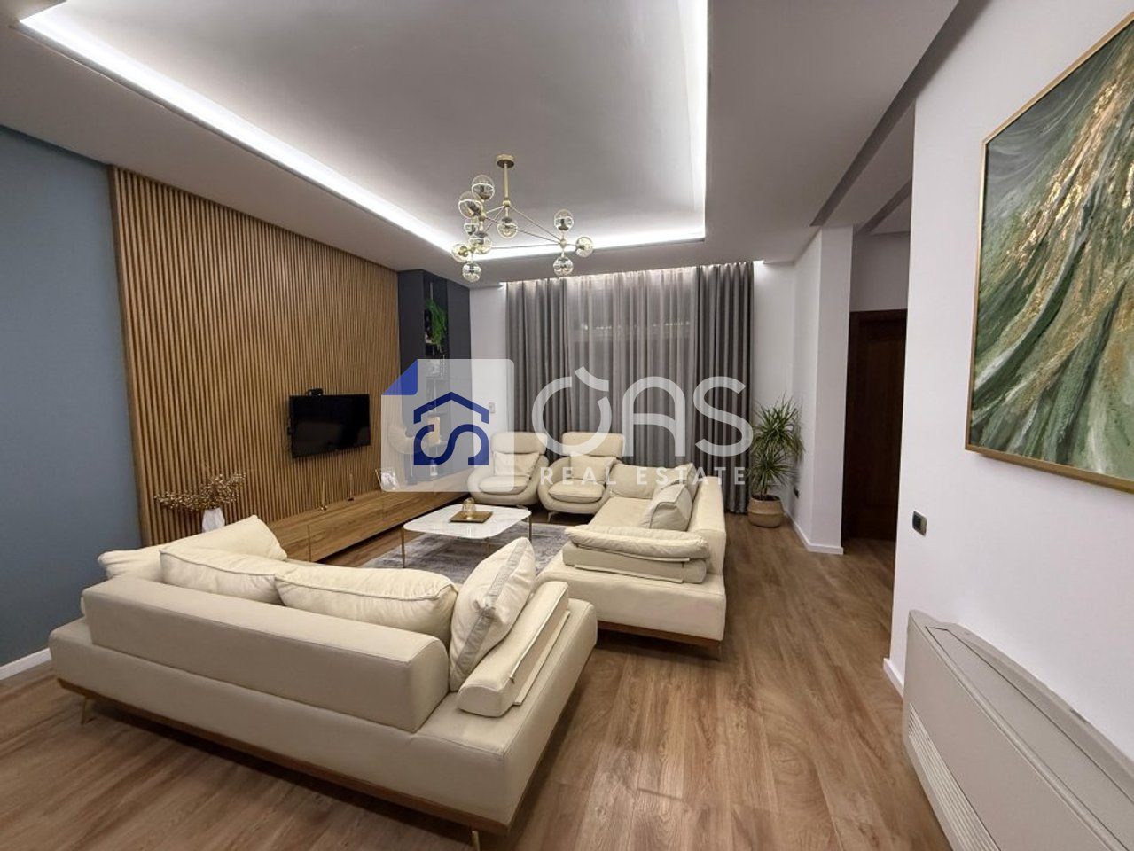 Apartament Duplex 3+1+Aneks Me Qira në Komunën e Parisit, Tiranë - 1000€ | 150 m²