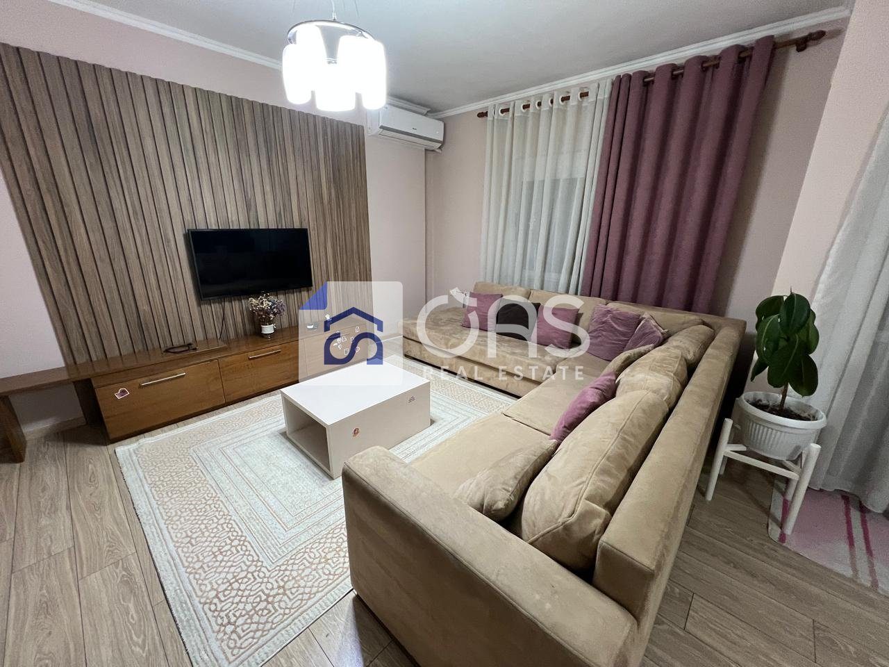 Jepet me qera apartament 2+1+2+post parkimi ne Astir 2