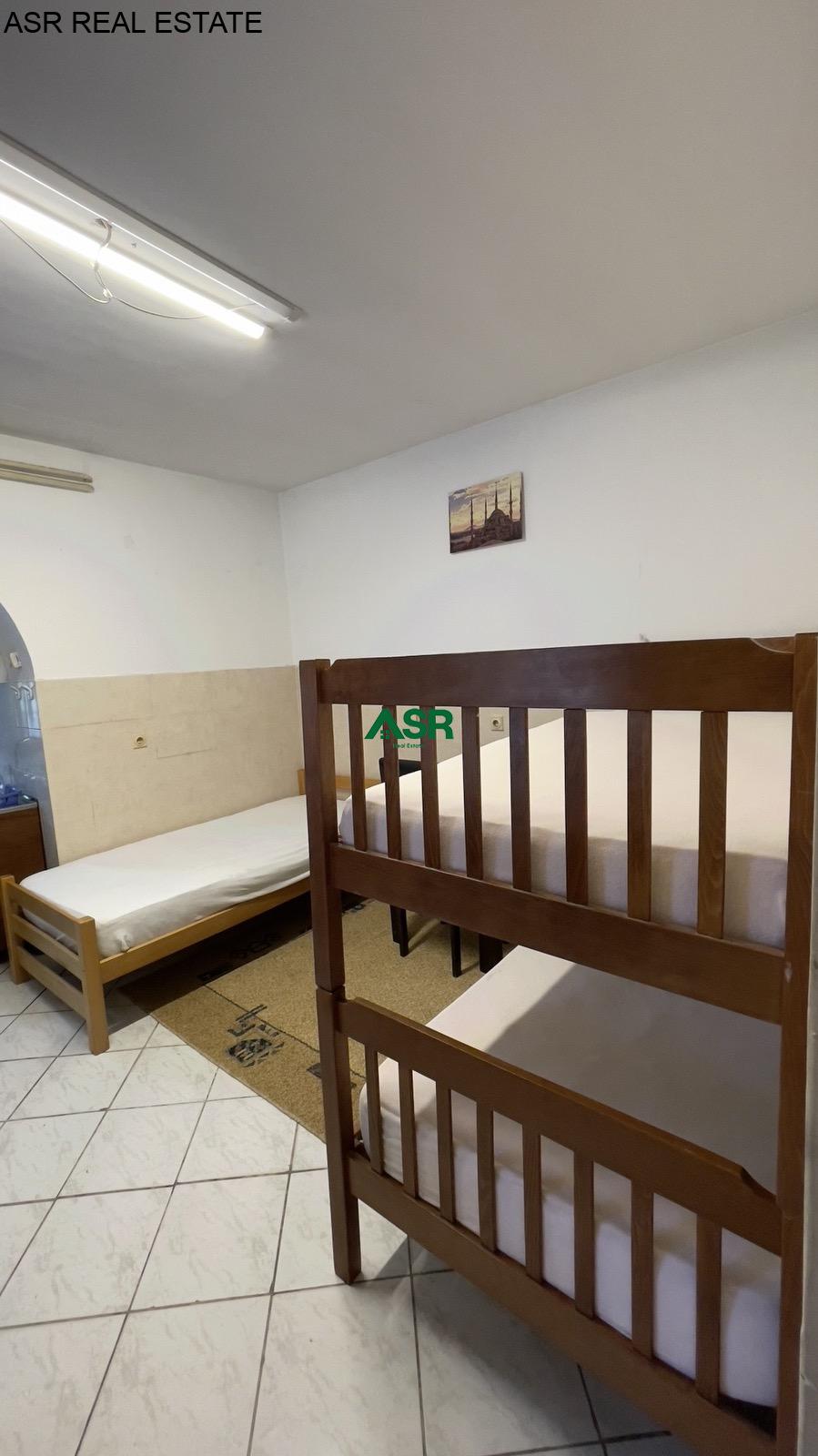 Lëshohet shtepia me qira në lagjën Qender 3