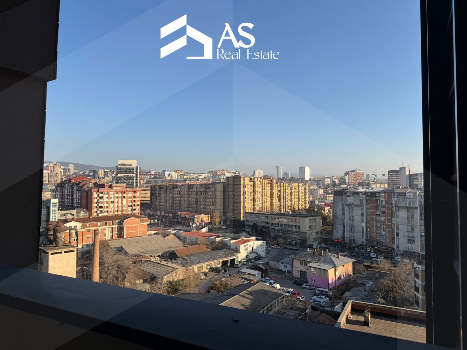 Zyre 78m² me Qira në Lakrishtë