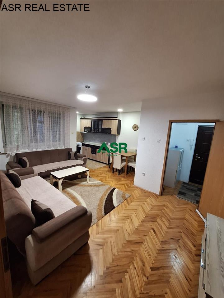 Ofrohet banesa me qira në lagjen Ulpiane