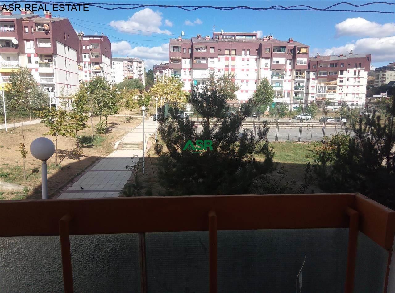 Banesë 100m2 me qira në rr.B, Afer Royal Mall. 2