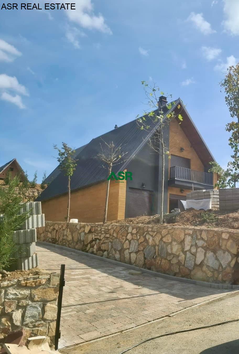 Ofrohen per shitje dy Villa ne Novobërde “Artane” 2